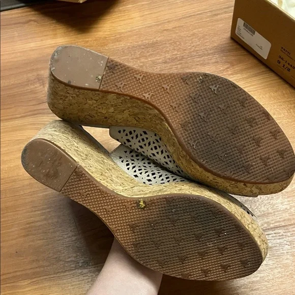 Trask Women's Patti Metallic Sandals - Picture 5 of 7